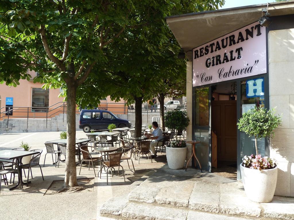 فندق Amerفي  Restaurant Fonda Giralt المظهر الخارجي الصورة