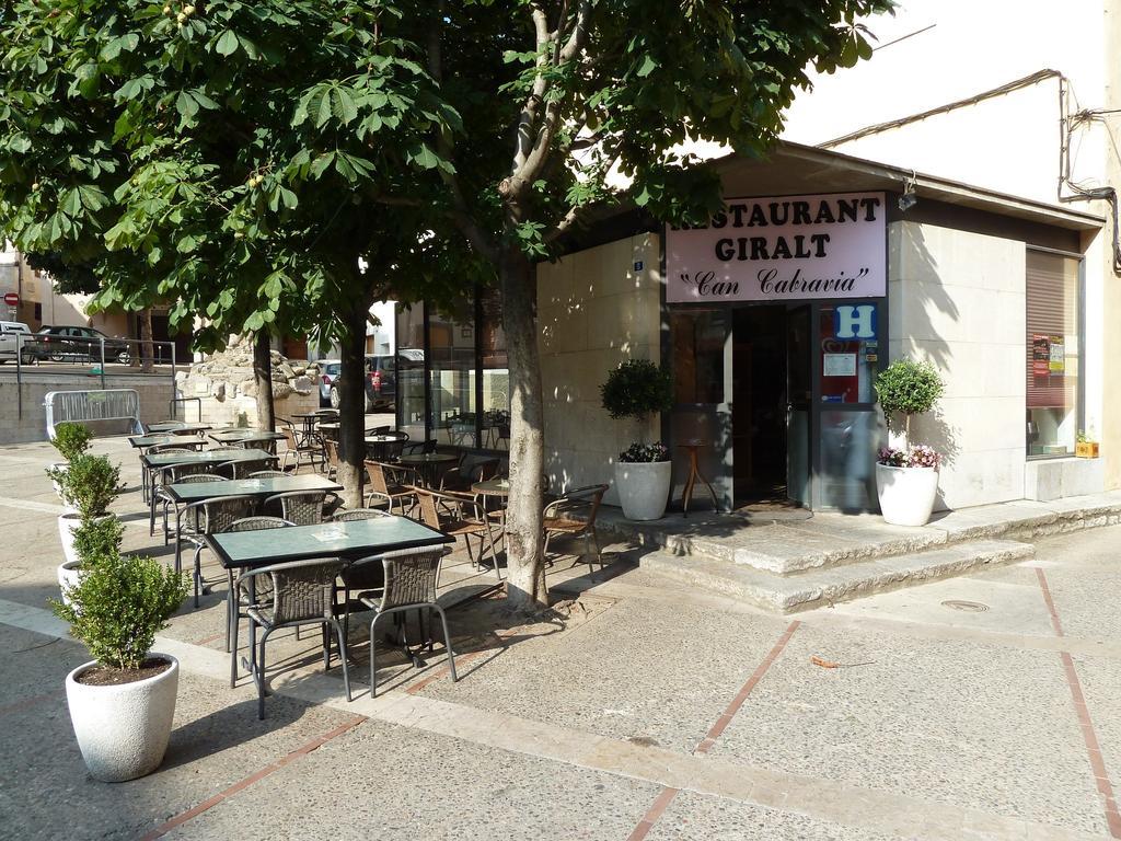 فندق Amerفي  Restaurant Fonda Giralt المظهر الخارجي الصورة